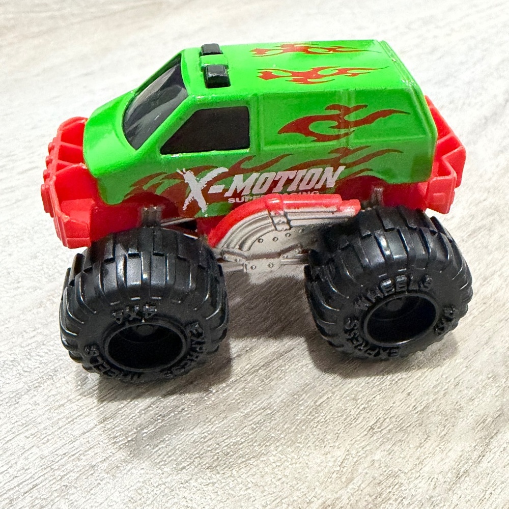 Turbo Wheels X Motion Monster Truck Green Red Diecast 4x4 1:64 Toy Car